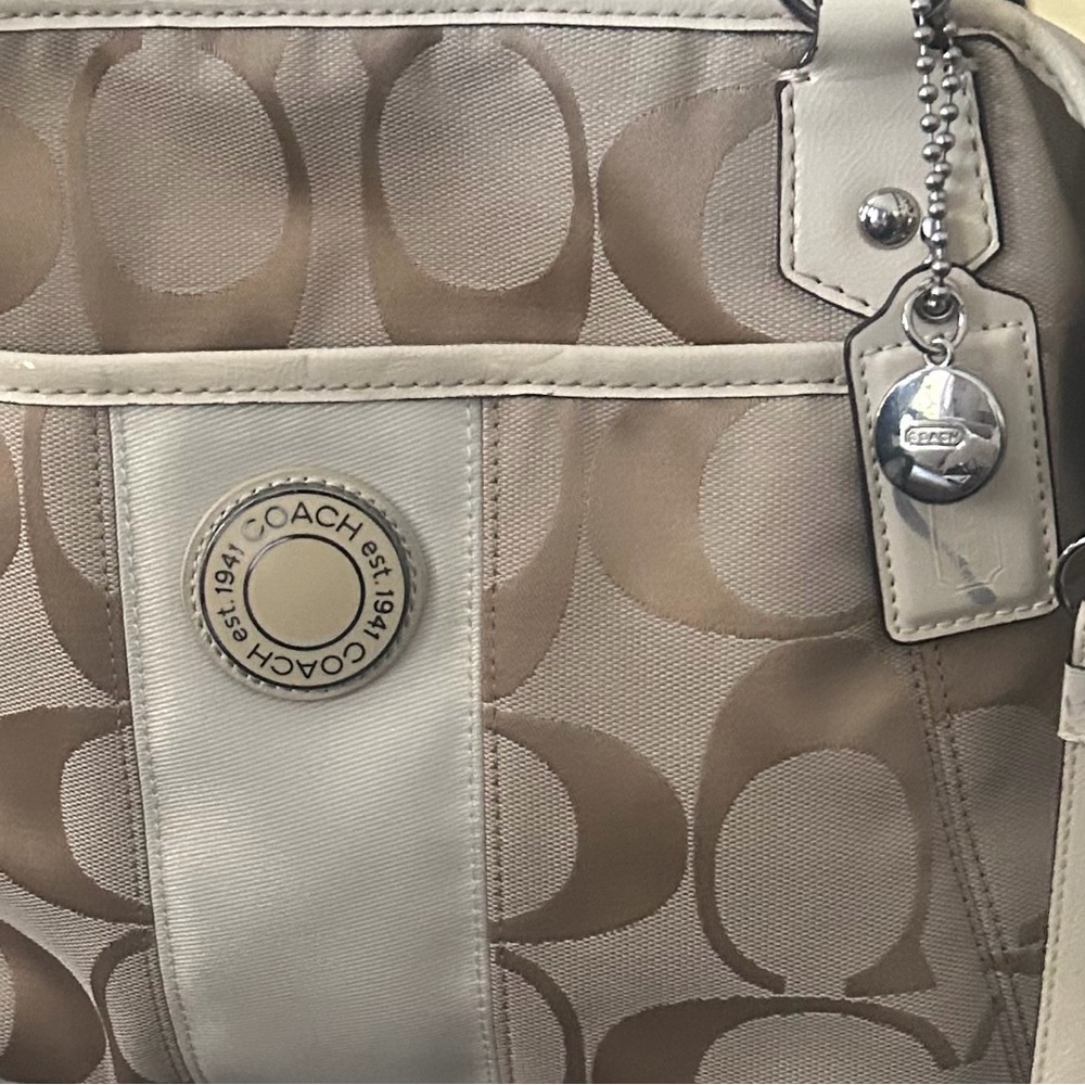 Coach signature bag with detachable straps - Picture 2 of 4